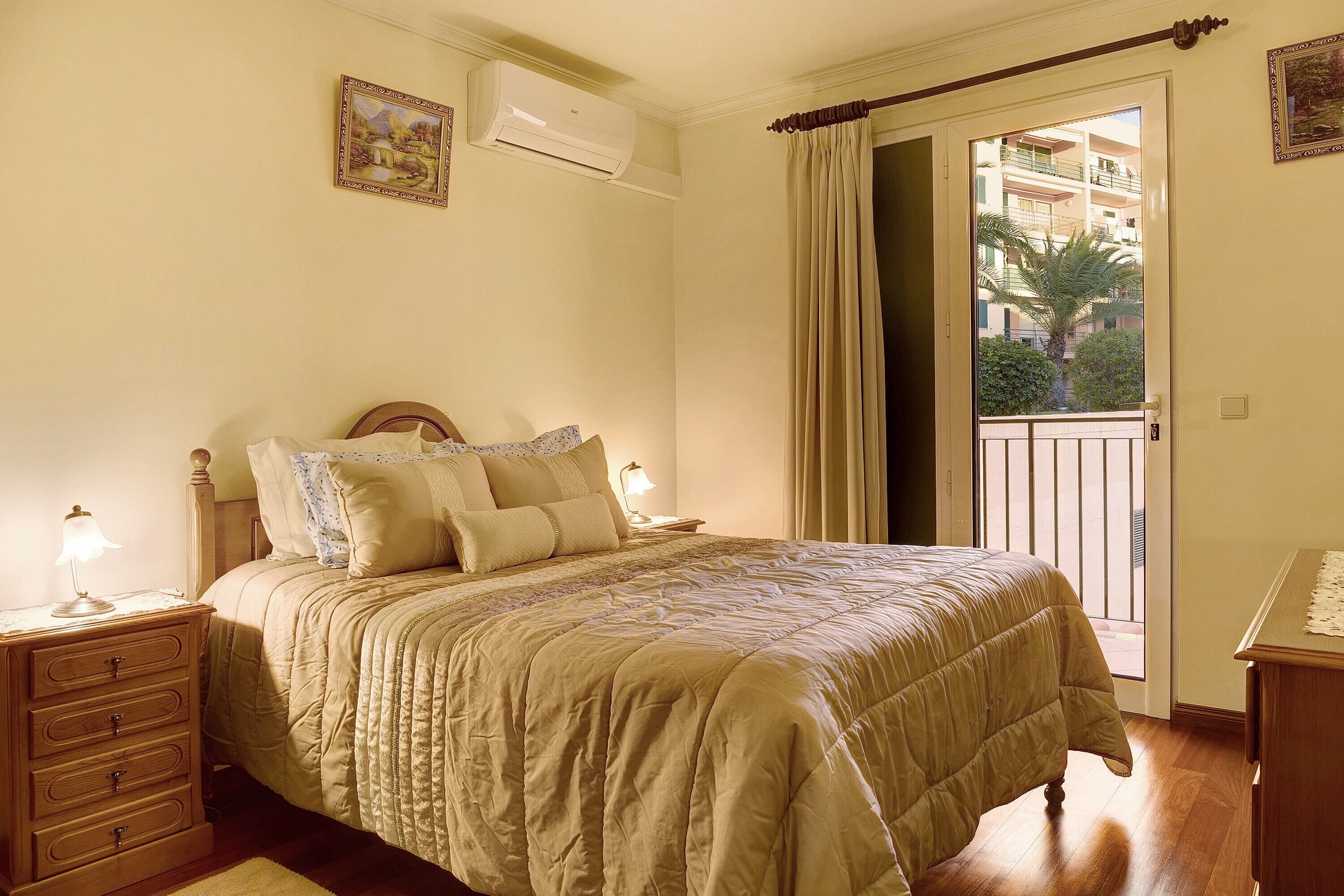 2 chambres, fer et planche à repasser, Wi-Fi gratuit, draps fournis