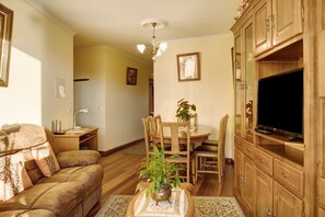 Fernseher, DVD-Player, Stereoanlage