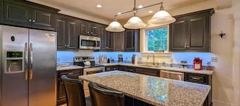 Uptown Charmer, Meredith near Winnipesaukee!