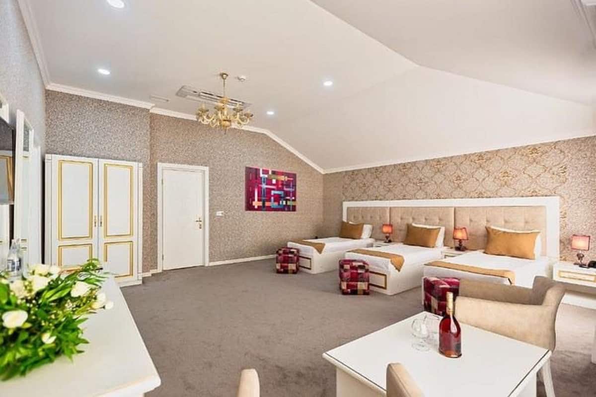 Quarto quádruplo família | Roupas de cama premium, frigobar, cofres nos quartos