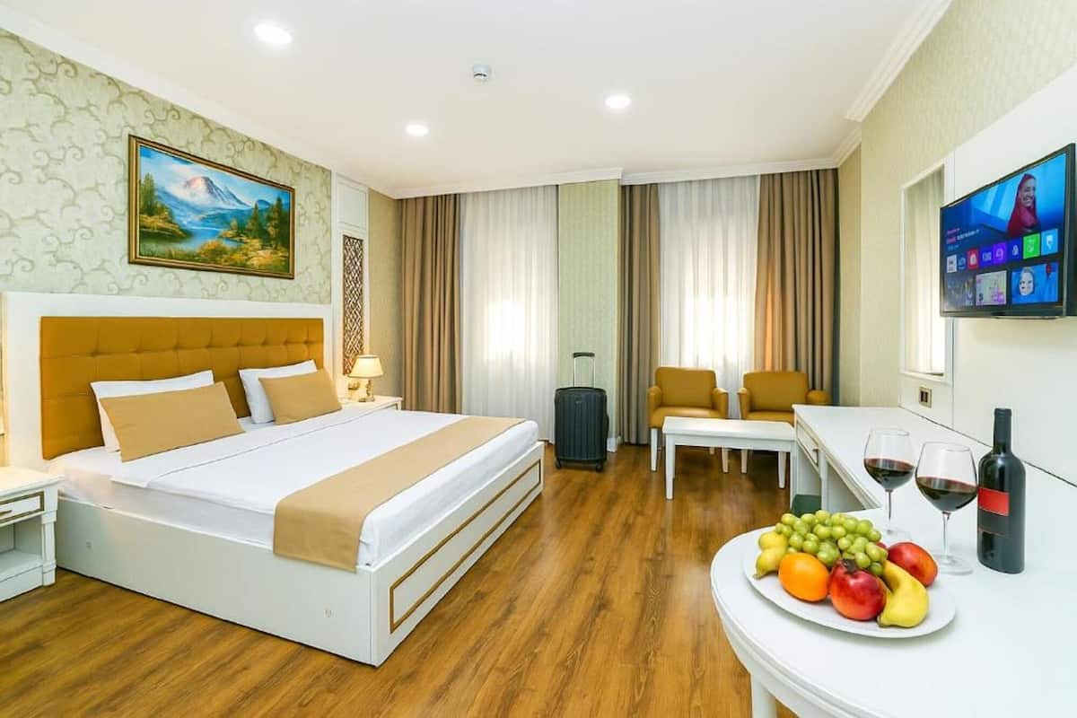 Standard Double or Twin Room | Premium bedding, minibar, in-room safe, desk