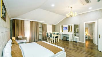 Premium bedding, minibar, in-room safe, desk