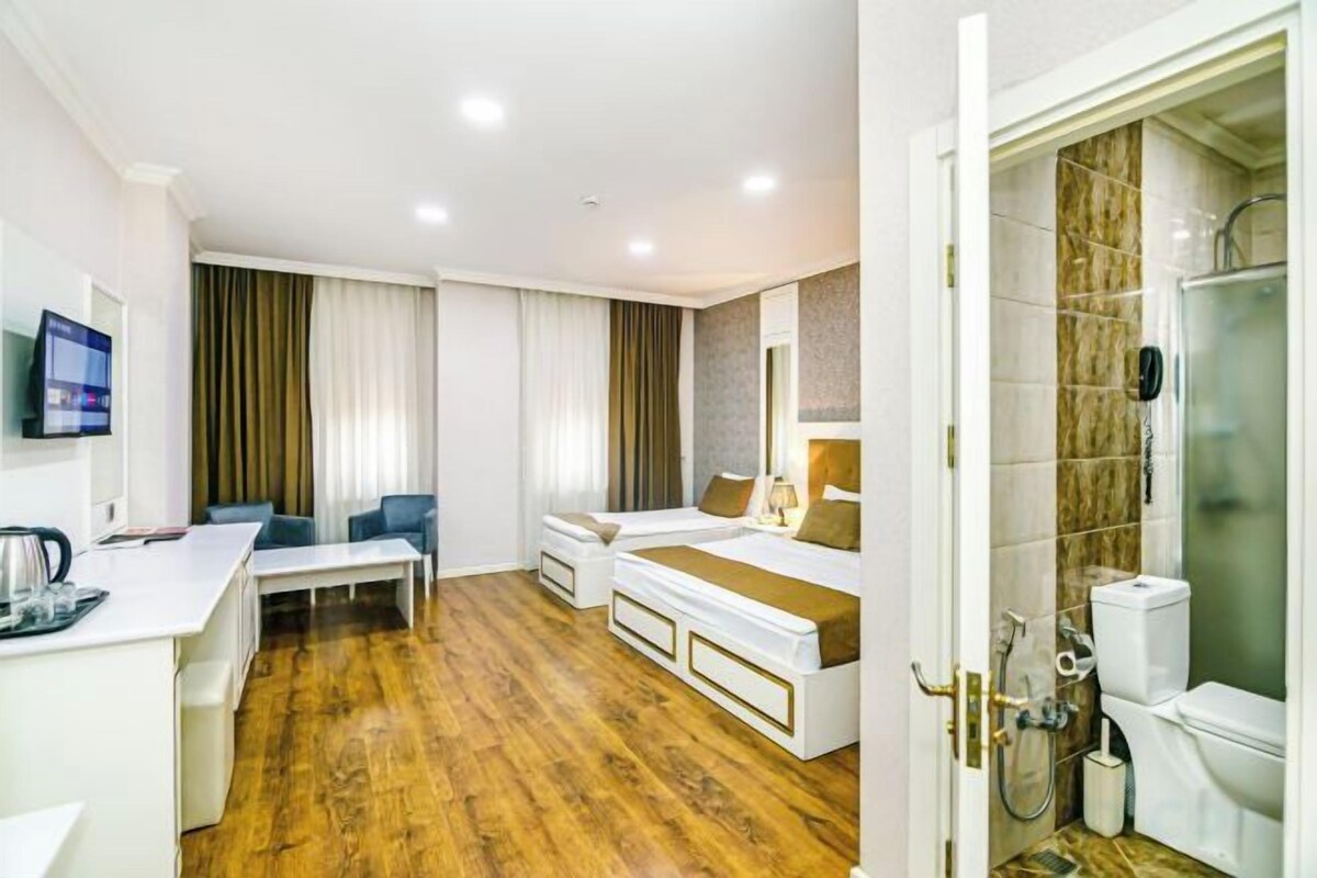 Deluxe Triple Room