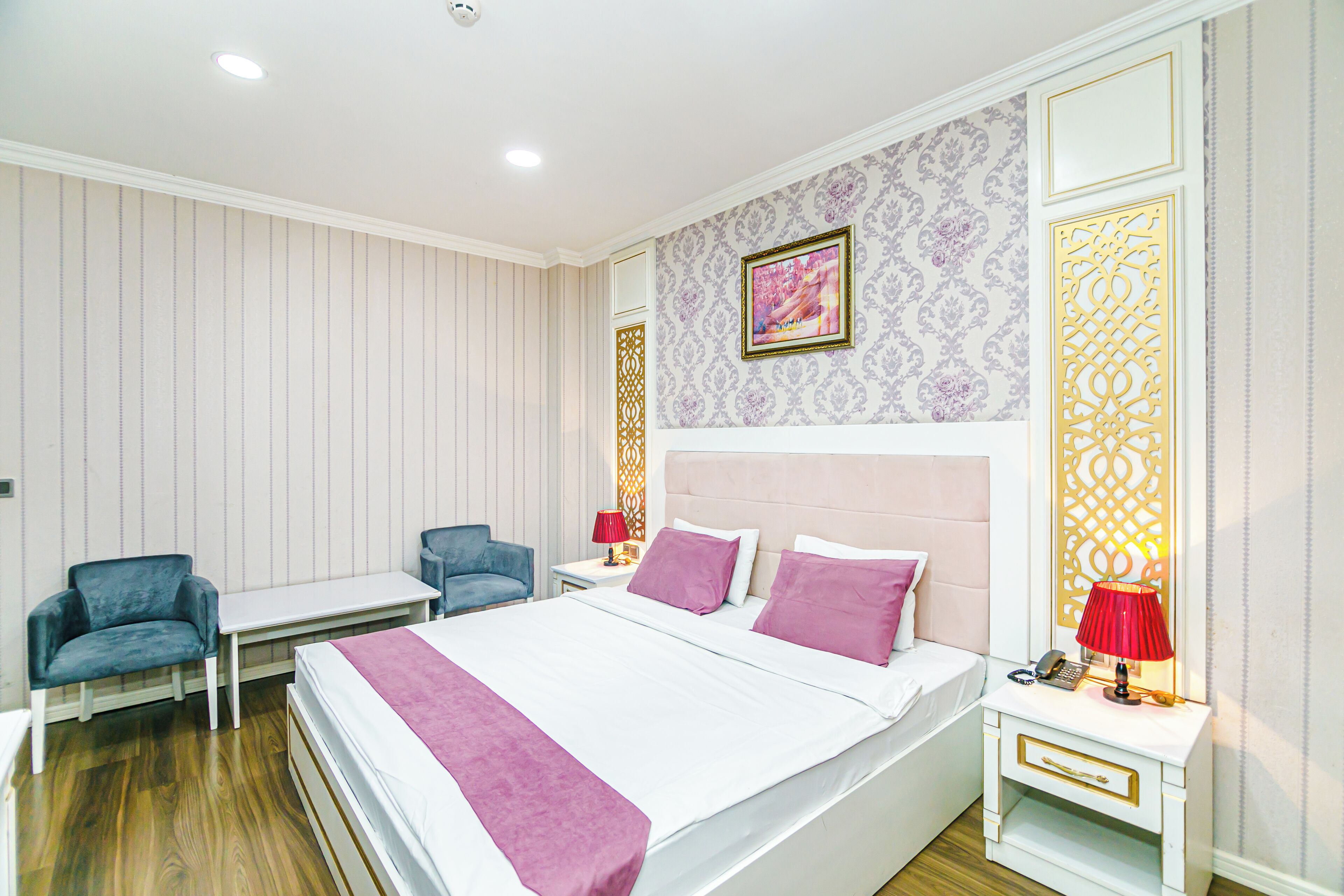 Premium bedding, minibar, in-room safe, desk