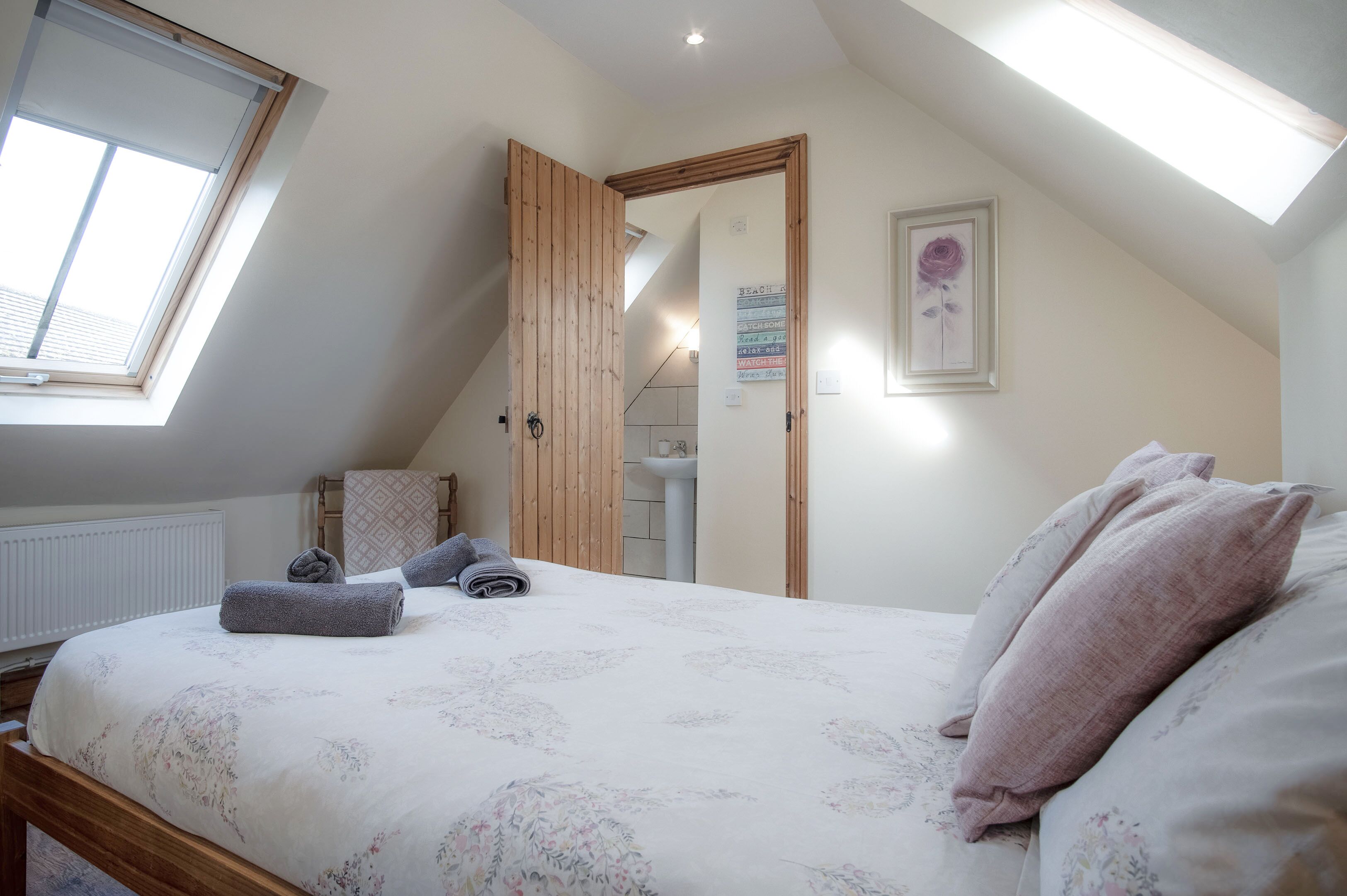 Cottage Mewah | 1 kamar tidur, Wi-Fi gratis, dan seprai linen