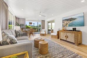 Living area - Newest Unit * Modern Coastal Luxury Meets Maui * (Kaanapali)