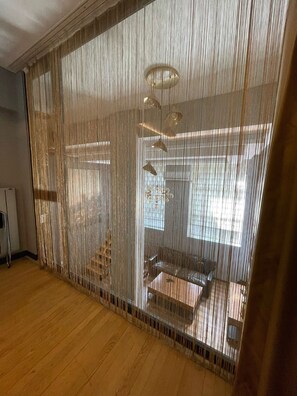 Royal Suite Room | 高級寢具、客房內保險箱、書桌、隔音