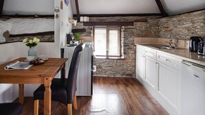 Private kitchen - Rowan Retreat - One Bedroom Cottage, Sleeps 2 (Lanreath)