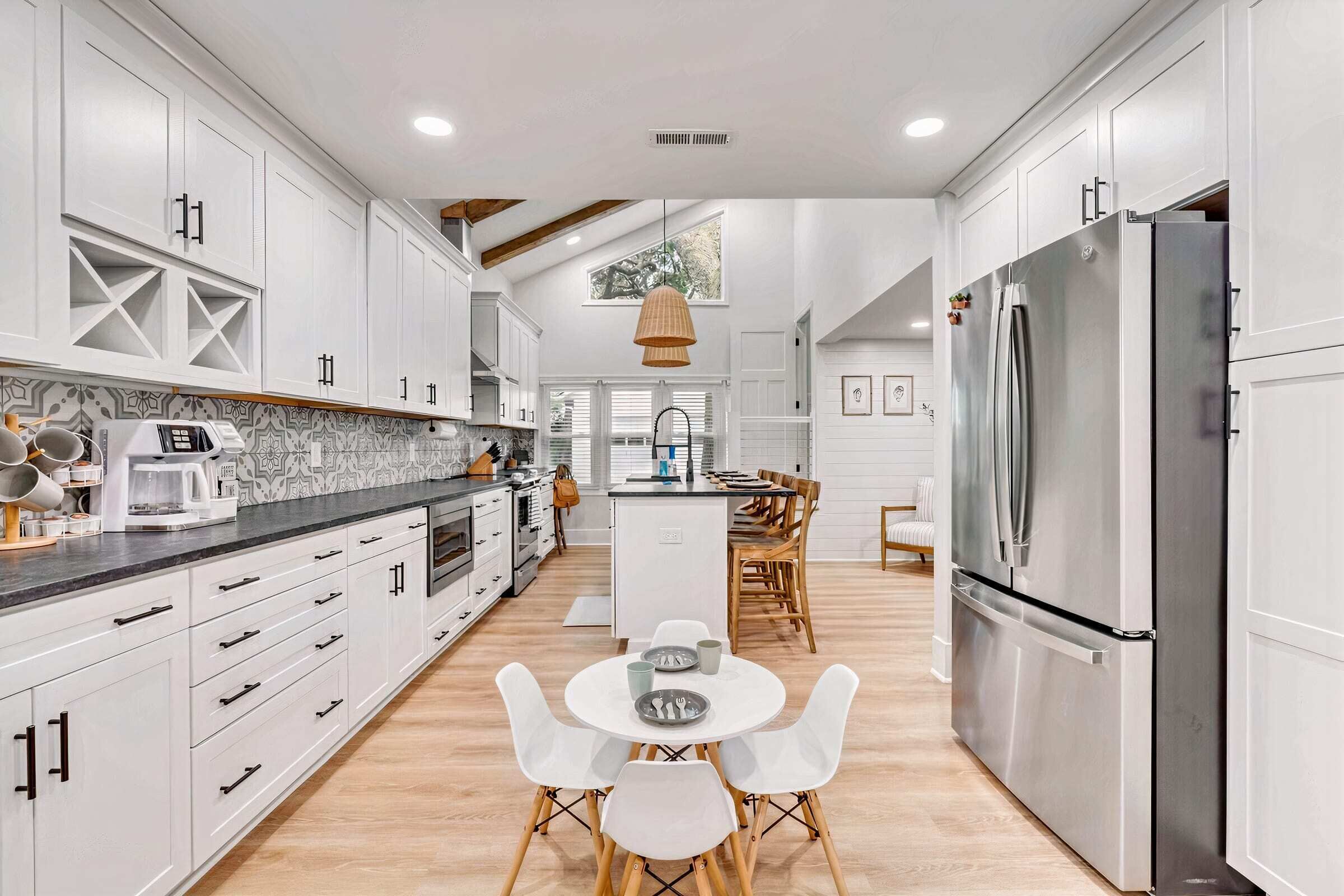 雪櫃、微波爐、焗爐、爐具