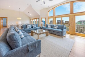 Smart-TV, videospill, DVD-spiller og kontorer