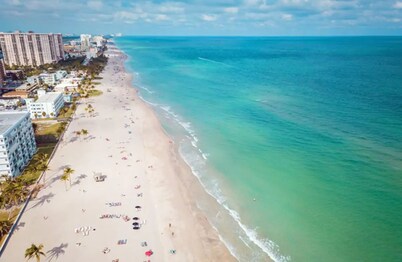 Casalinda - Hollywood Florida