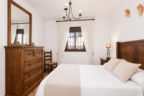 2 Schlafzimmer, Bügeleisen/Bügelbrett, WLAN, Bettwäsche