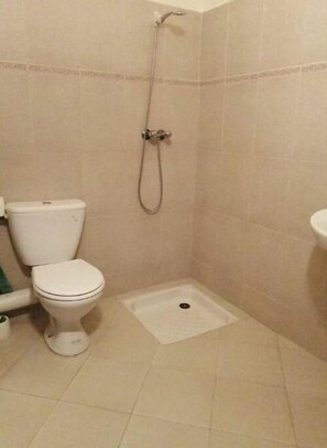 Shower - Superb Nour 1 apartment complex in Agadir (Agadir)