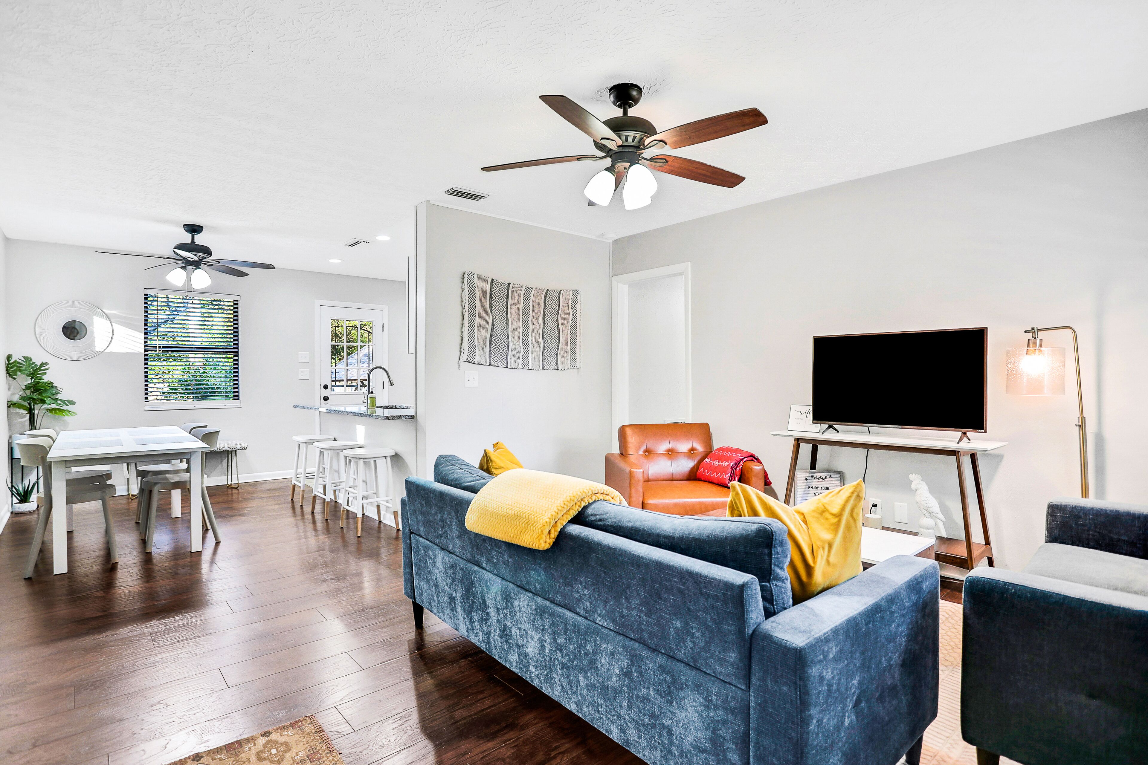 Single-level, dog-friendly home with a large yard, washer/dryer, & central AC