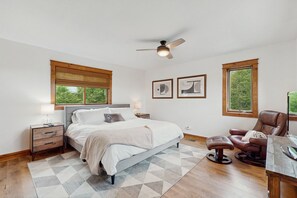 4 bedrooms, Internet, bed sheets