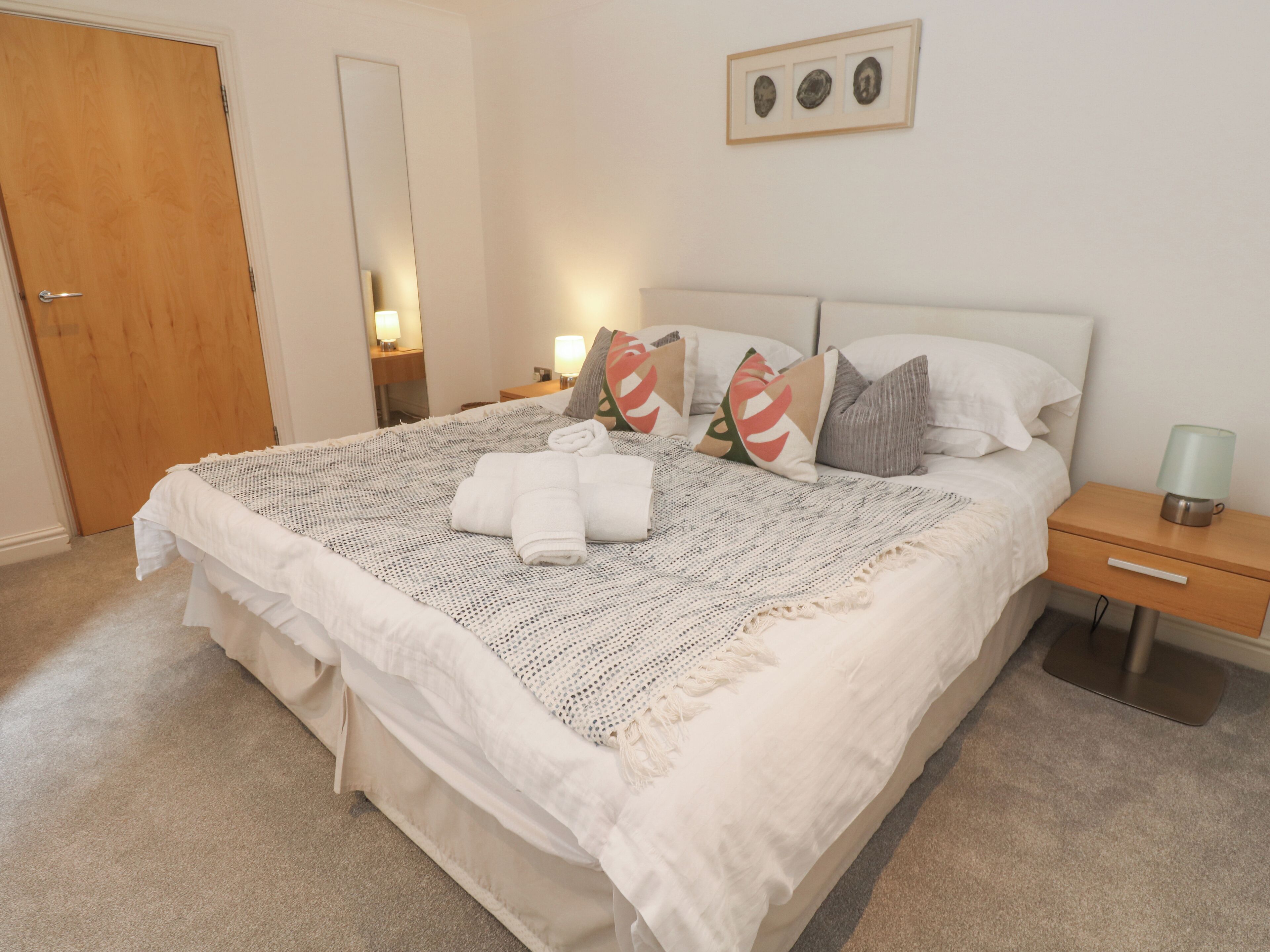 3 室のベッドルーム、客室ごとに異なる装飾、客室ごとに異なるインテリア、WiFi (無料)