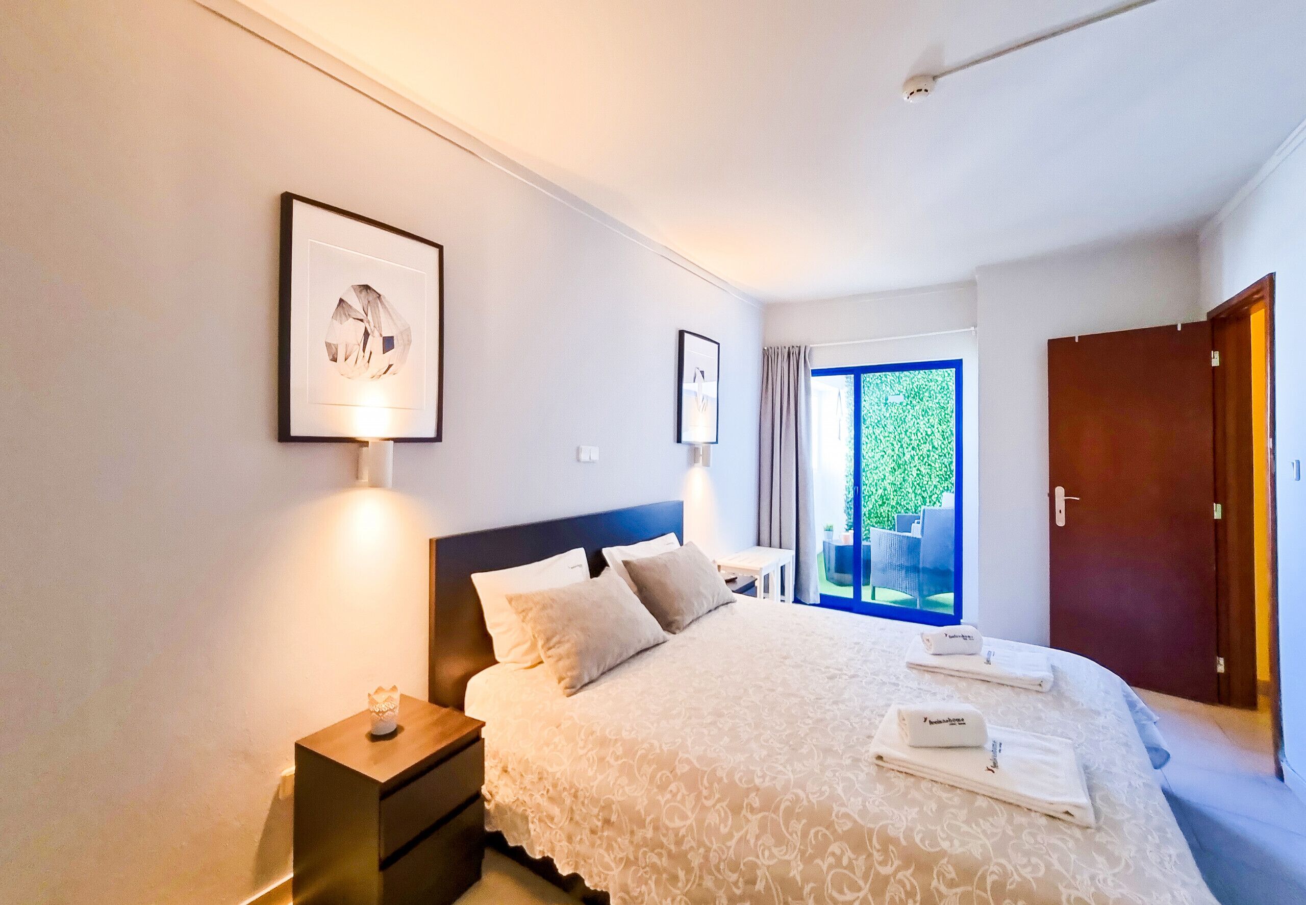 1 غرفة نوم ومكواة/لوح كي وواي فاي مجانًا وملاءات أسرّة