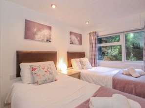 2 habitaciones, decoración personalizada y muebles diferentes