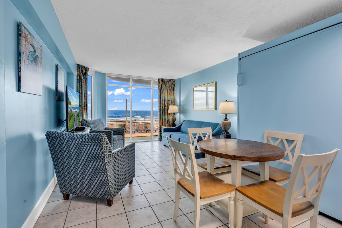 Condo Prestigio, 1 habitación, vista al océano, frente al océano | Sala de estar
