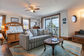 تلفزيون ذكي، مدفأة، هولو، خدمات بث