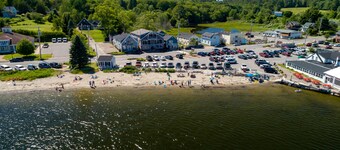 Beach Vacation - Private Balcony - Views