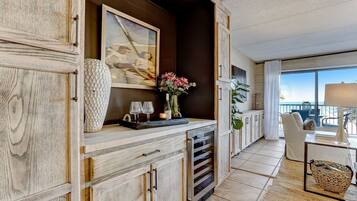 Condo, 3 Bedrooms | Interior