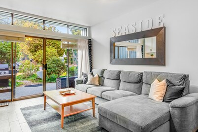 Ground-floor garden condo with indoor pool, hot tub, tennis & racquetball