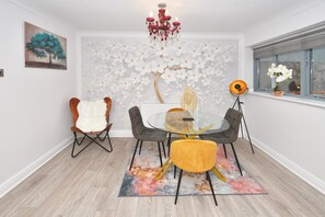 Lounge - The Mews @ Aboyne Close Birmingham (Birmingham)