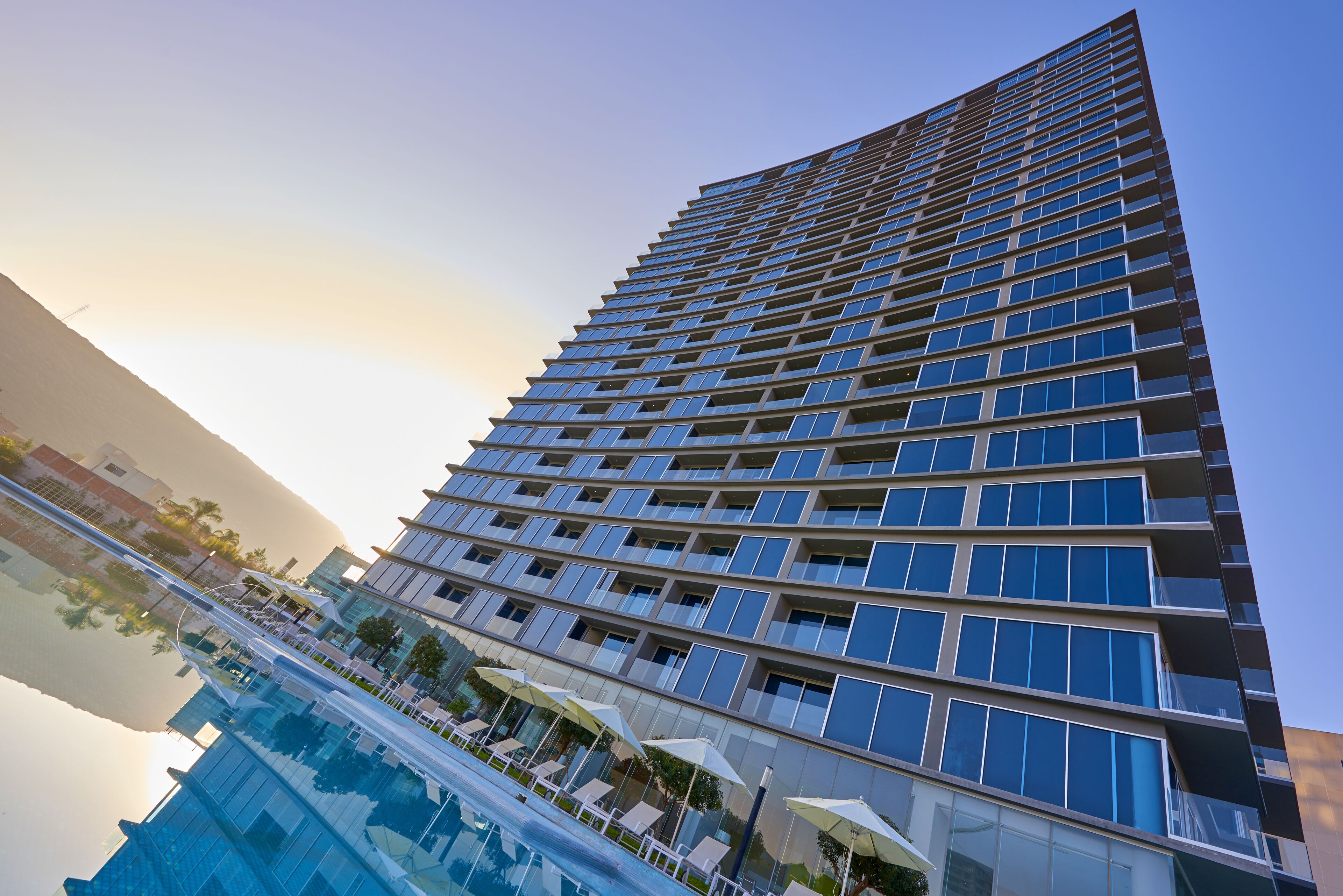 Vista frontal de la propiedad