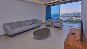 Superior Apartment | 2 bedrooms, in-room safe, individually decorated, individually furnished