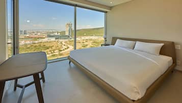 Standard Apartment | 2 bedrooms, in-room safe, individually decorated, individually furnished