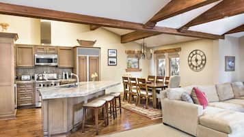 Suite, 1 Bedroom | Private kitchen | Coffee/tea maker