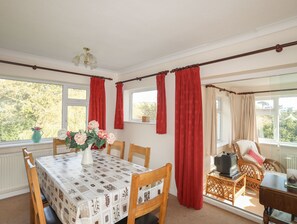 Dining - 14 Cae Pin (Pwllheli)
