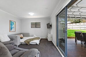 4 Schlafzimmer, Schreibtisch, Bügeleisen/Bügelbrett, kostenloses WLAN