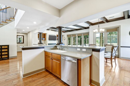 Cottage Living is the life for me!  Sleeps 8!