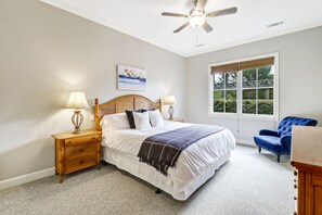 3 bedrooms, desk, iron/ironing board, free WiFi