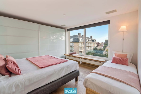 3 chambres, bureau, lit parapluie, Wi-Fi