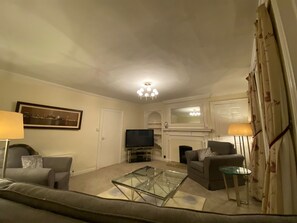 Apartment, Multiple Beds | Interior - Stunning 3-bed Apartment in Blandford Forum (Blandford Forum)