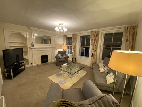 Stunning 3-bed Apartment in Blandford Forum