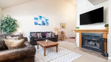 TV connectée, cheminée, baby-foot