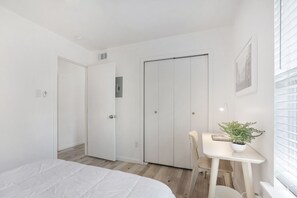 2 camere, una scrivania, ferro/asse da stiro, Wi-Fi