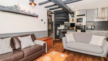 2 bedrooms, individually decorated, individually furnished, free WiFi