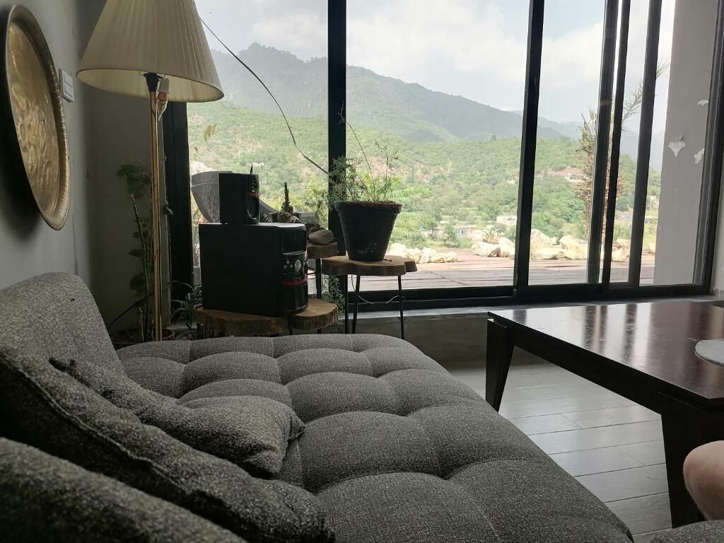 32-inch LCD TV with cable channels, TV