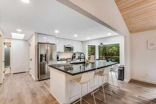 Scandinavian gem with large deck, AC, & Riviera Community Club access