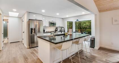 Scandinavian gem with large deck, AC, & Riviera Community Club access