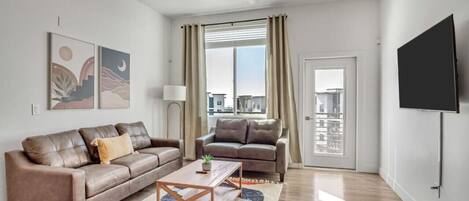 TV connectée, table de tennis de table, vidéothÚque