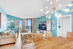 Interior - ⛱️Gulf Views-Pools-Tiki Bar-Skybridge2Beach-2BR Surfside Resort #707 (Miramar Beach)
