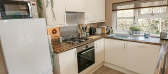 1 Hornbeam Lodge