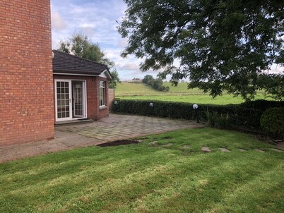 Stunning 5-bed House in Clones