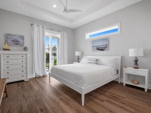4 bedrooms, iron/ironing board, free WiFi, bed sheets - Our Tern: 4th of July week now available as a Friday or Saturday check in! (Cape San Blas)